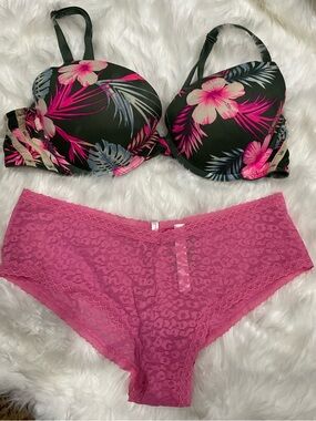 PINK Victoria's Secret Black Tropical Floral Push-Up Bra with Panty